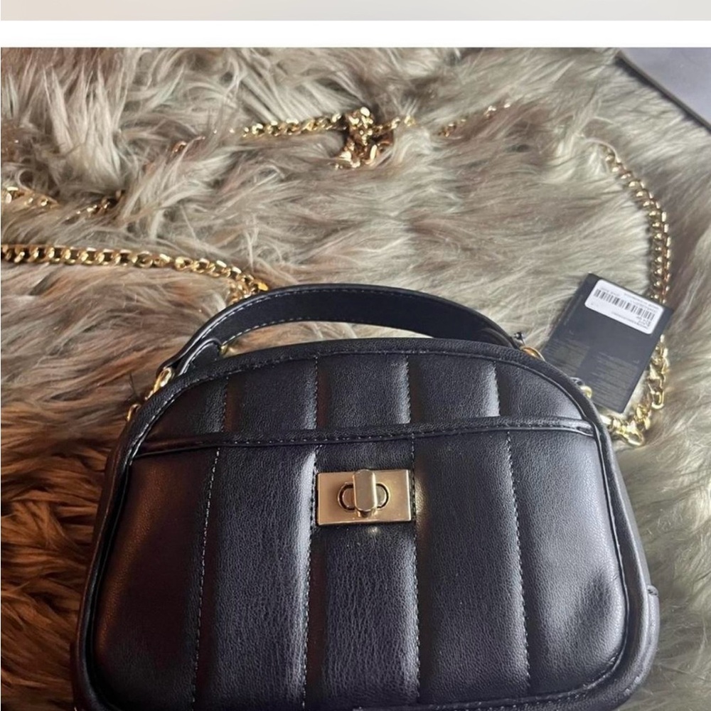 Forever 21 Black Shoulder Bag with Gold Chain